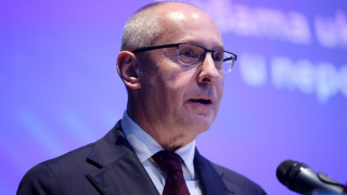 Сергей Станишев се оттегля от лидерската битка за БСП Той отказа