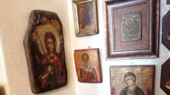 Икони, монети и Евангелие с обков откри полицията в Харманли