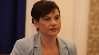 Водена от убеждението че политиката трябва да лекува болните обществени