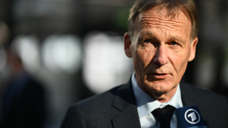 Изпълнителният директор на Борусия Дортмунд Ханс Йоахим Вацке ще напусне ръководството