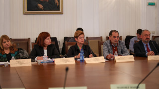 Илиана Кирилова отрича да е част от "Семейството"