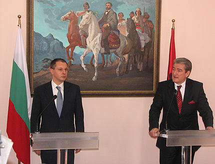Станишев: Не можем да изнасяме ток за Албания 