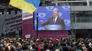 Зеленски срещу Порошенко – какво обещават кандидатите за президент
