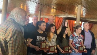 Европейските шампионки по борба Миглена Селишка и Мими Христова бронзовата