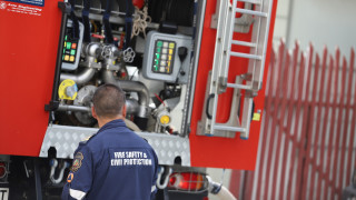 Леки автомобили и склад за авточасти втора употреба са изгорели