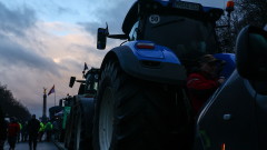 Арести и блокади с трактори на фермерските протести в Испания