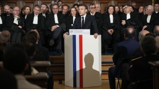 Макрон ще защитава правото на аборт за французойките