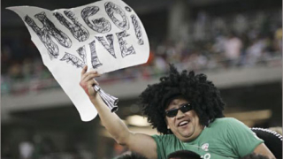 ВИДЕО: Вратар нокаутира физиотерапевт след удар с глава