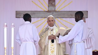Папа Лъв XIV разкритикува остро авторитарните режими и социалните неравенства
