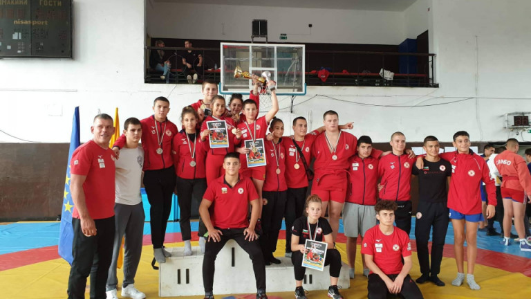 Младите самбисти на ЦСКА спечелиха първо отборно място при кадетките
