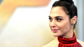 За първи път Гал Гадот влиза във Вселенета на DC