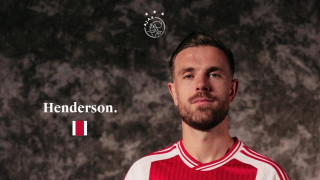 Английският национал Джордан Хендерсън официално е играч Аякс похвалиха се от нидерландския
