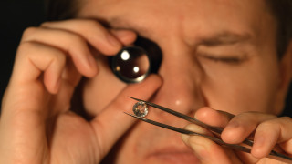 Индустрията на лабораторните диаманти е поредният сектор който страда от
