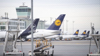 Германският авиопревозвач Луфтханза Lufthansa приземи 150 самолета заради коронавируса информират