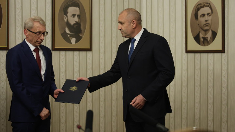 Николай Денков получи вторият проучвателен мандат от президент Румен Радев.