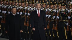 Испания и Китай се сближават под неодобрителния поглед на САЩ и ЕС