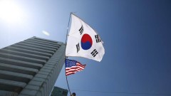 Сеул и Вашингтон обсъждат разходите за отбрана преди изборите в САЩ