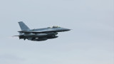 Вторият български изтребител F-16 Block 70 кацна в авиобаза Граф Игнатиево