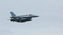 Българският F-16 с първи полет
