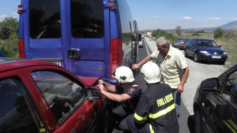 Верижна катастрофа по пътя Варна - Бургас