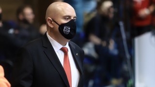 Има опасност от пробив в законността и засягане на демократични