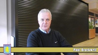 Един от ръководителите в Aston Villa FC Academy Пол