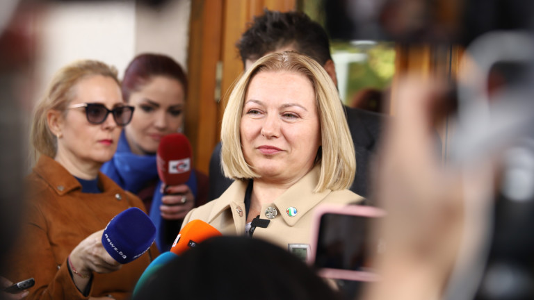 Надежда Йорданова не обича "коледни закачки": Габриел ще е премиер