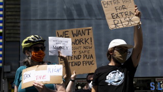 От въвеждането на икономическите мерки против коронавируса икономисти предупредиха че