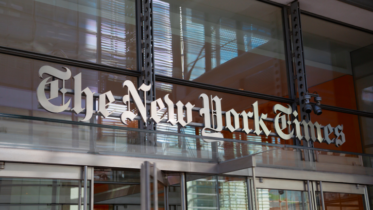 Китай принуди "Епъл" да премахне приложение на вестник "Ню Йорк таймс" 