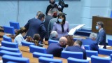Последният работен ден на депутатите: пандемия, руска ваксина и без селфита