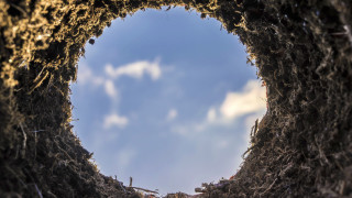 Предвид древните катакомби пък дори и съвременното метро хората