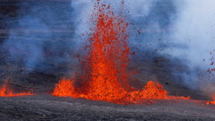 Анак Кракатау изригна, хвърляйки вулканична пепел на 3000 метра