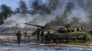 Министерството на отбраната на Украйна предупреди че Русия трупа въоръжени