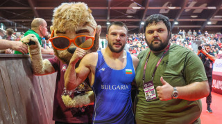 Солна Фарниев който направи Семен Новиков Олимпийски шампион а Кирил