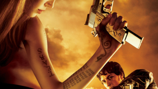 Англия цензурира Анджелина Джоли