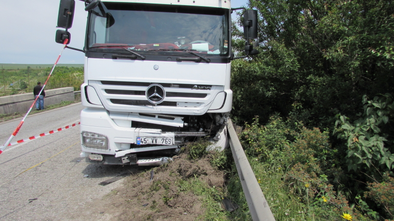 Сблъсък между ТИР и цистерна затвори за часове магистрала Тракия към Пловдив