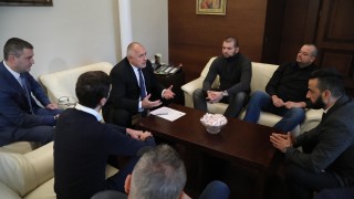 Повече от час продължава срещата на министър председателя Бойко Борисов с