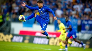 Левски ще излезе със специален сив екип във финала за