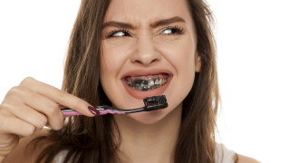 Колко e опасна пастата за зъби с активен въглен
