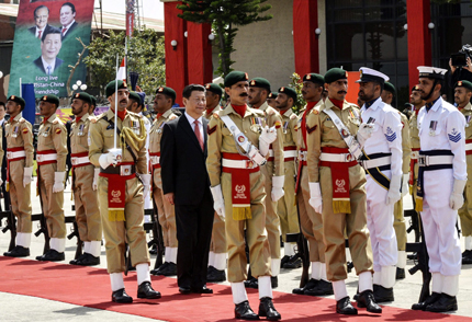 Китай инвестира $46 млрд. за икономически коридор до Пакистан
