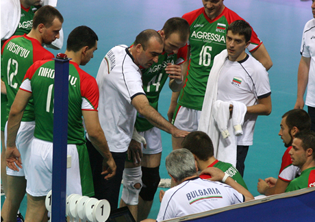 Решено: Найденов и Плачи остават