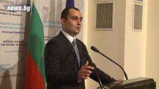 От БСП търсели някой да им подпише вота на недоверие