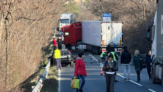 Двама тежко ранени при катастрофа в Кресненското дефиле