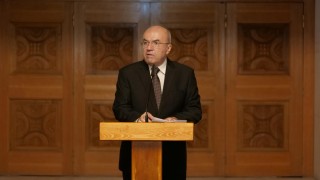 Министърът на външните работи Николай Милков приветства в неделя на