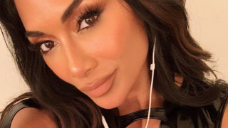 Колко секси е Никол Шерцингер в кожи