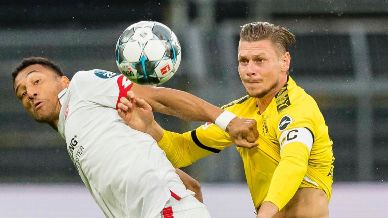 Борусия (Дортмунд) сам направи живота си труден в последните два