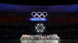 Красива, но скромна церемония сложи край на Игрите в Пекин 