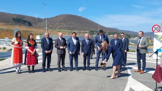 Участъкът от Драгоман до ГКПП Калотина дълъг 6 4 км от автомагистрала