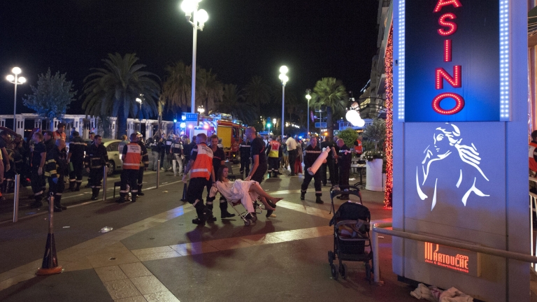 10 деца сред жертвите в Ница, 50 - в болница