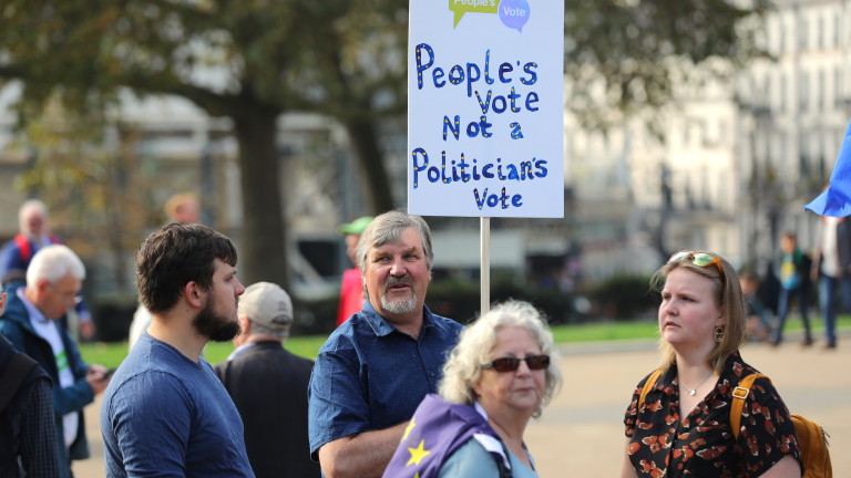 Стотици хиляди в Лондон настояват за втори референдум за Брекзит